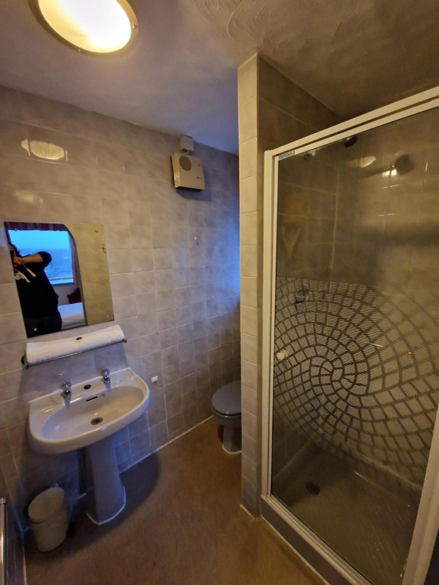 The Menai Hotel And Bar Bangor  Ngoại thất bức ảnh
